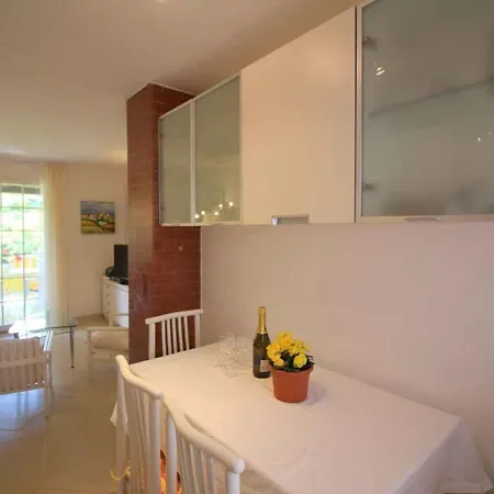 Holiday Home In Porec - Istrien 10308 Rum i privatbostad *